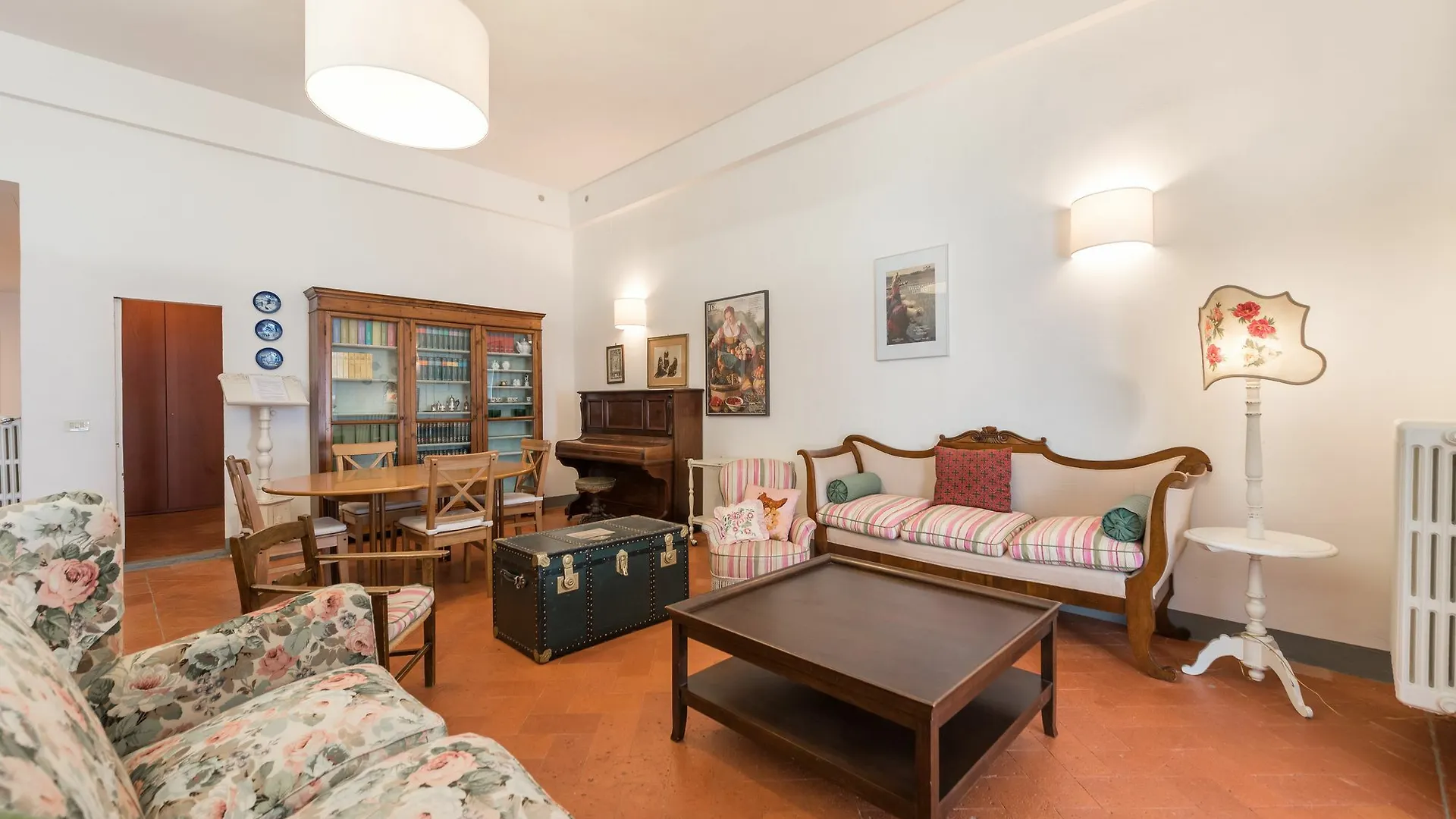 Pitti Large Apartment With Balcony Florence