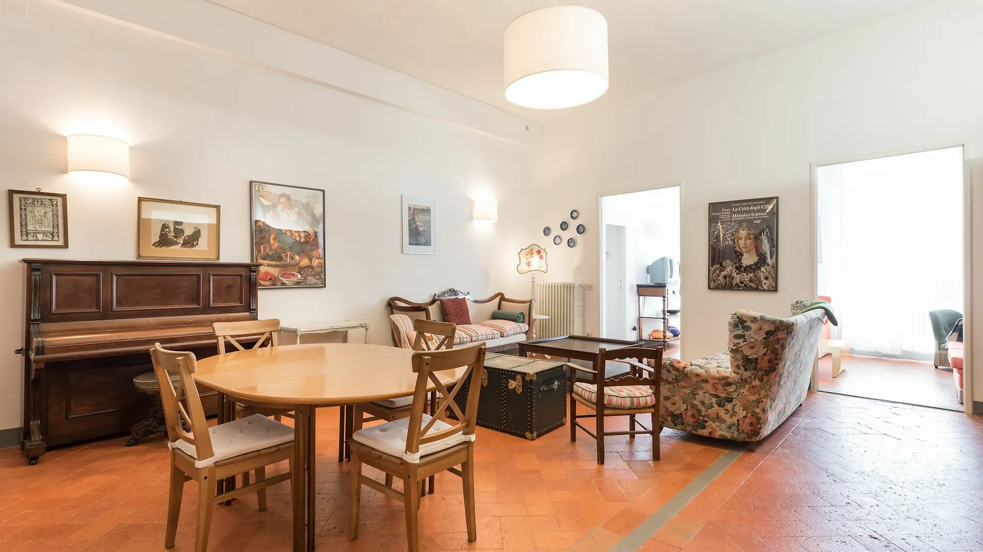Pitti Large Apartment With Balcony Florence Italy