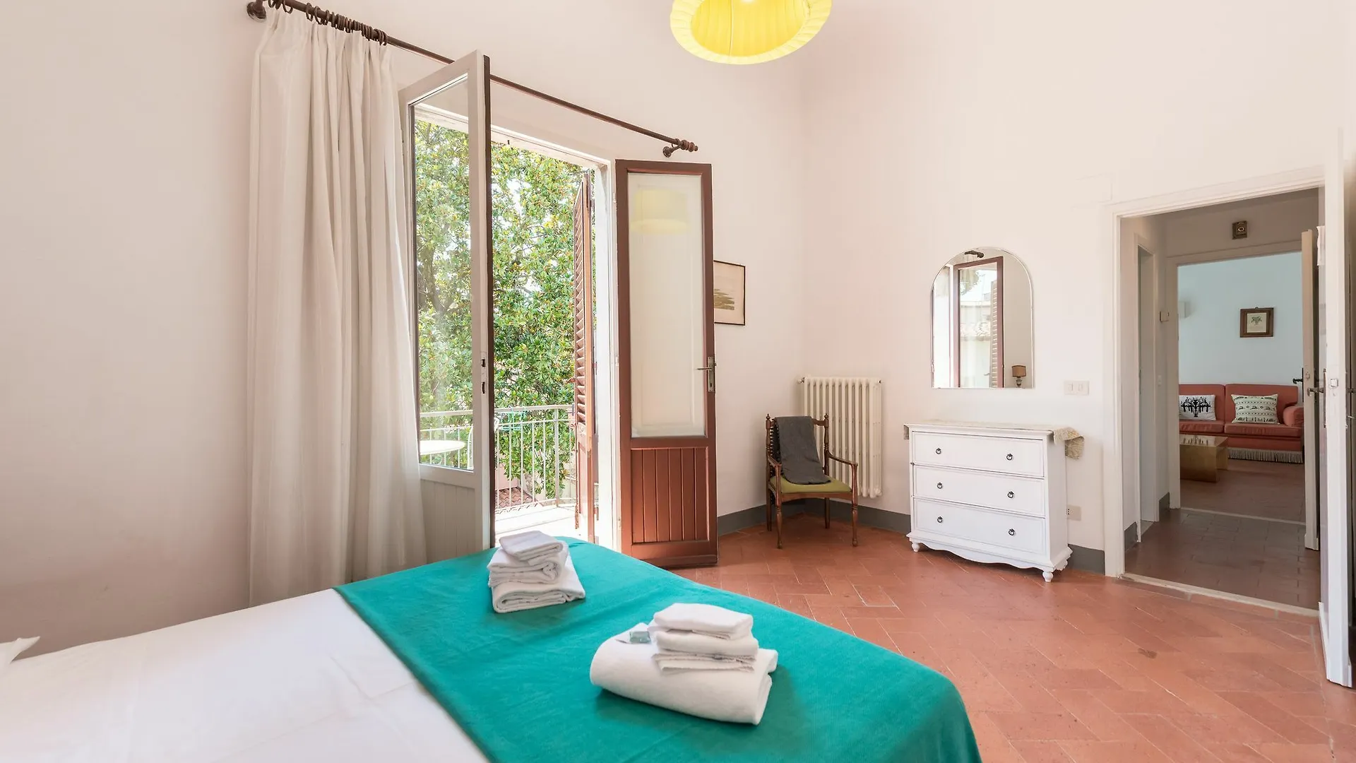 Pitti Large Apartment With Balcony Florence