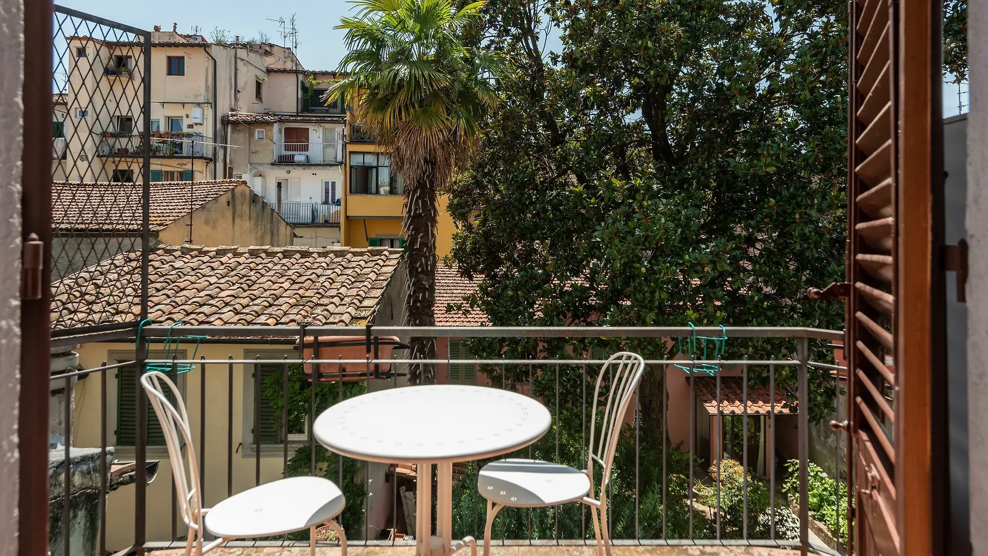 Pitti Large Apartment With Balcony Florence