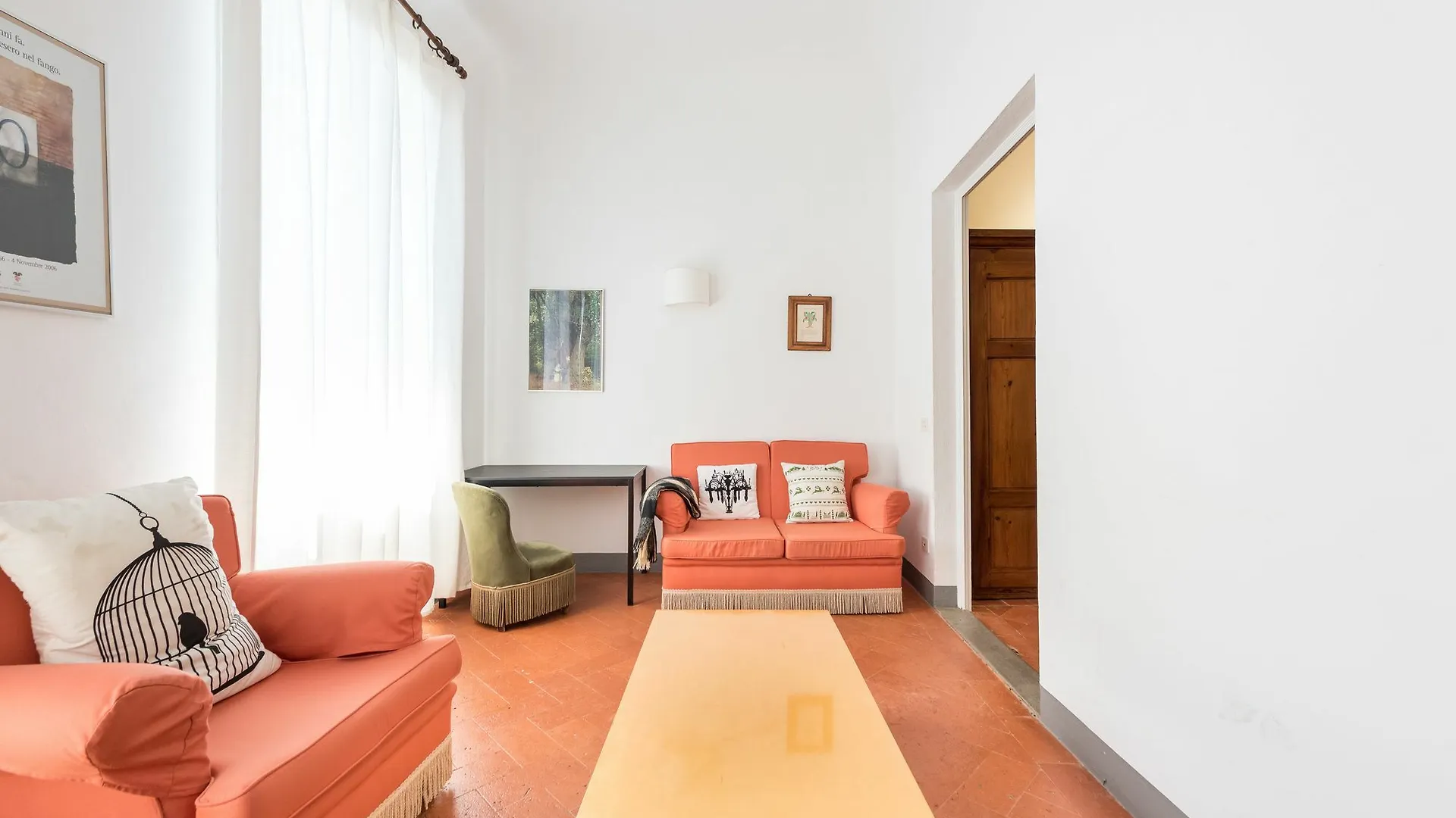 Pitti Large Apartment With Balcony Florence Italy