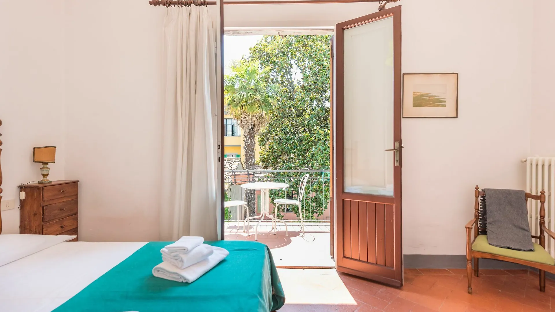 Pitti Large Apartment With Balcony Florence